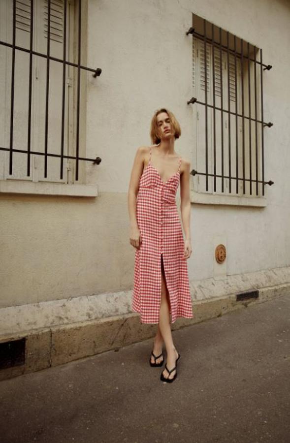 Vestidos de cuadros vichy en clave lady que te podrás poner en primavera, pero también en verano si los combinas con sandalias planas