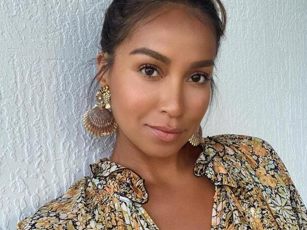 Esta bonita blusa de flores de Primark subirá el nivel de tus looks gracias a su diseño con volantes que tanto estiliza