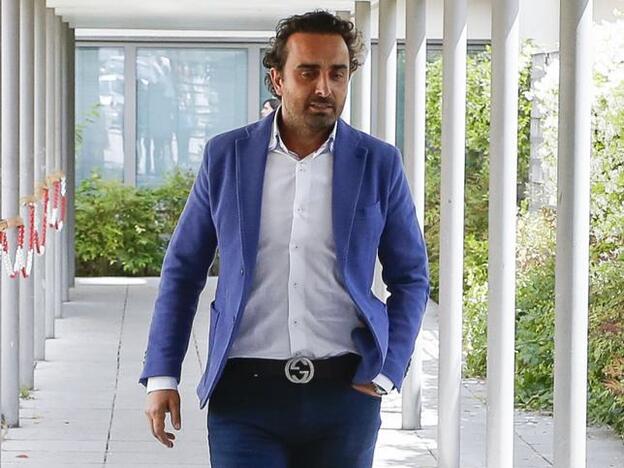 Fidel Albiac, esto es lo poco que sabemos del segundo marido y salvador de Rocío Carrasco: es abogado, discreto... y fue demandado por maltratar a su mujer