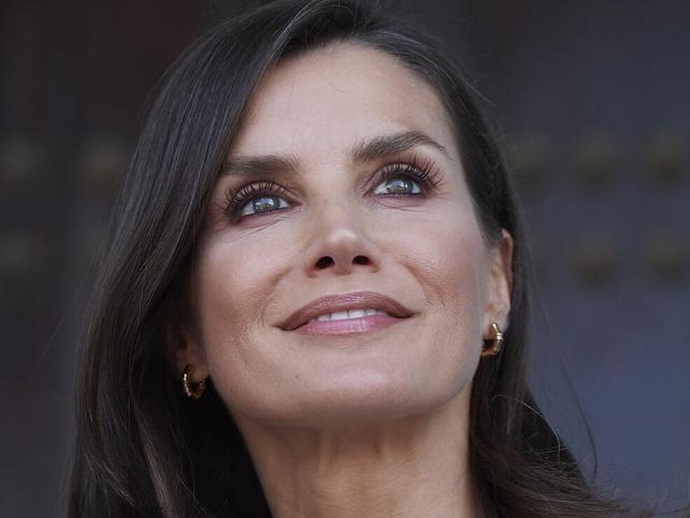 Se rumorea que este es el sérum de vitamina C favorito de la reina Letizia (y no nos extraña): ilumina, rejuvenece, elimina manchas y protege frente al fotoenvejecimiento