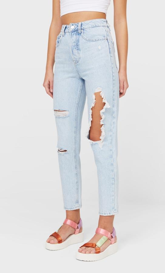 Cortos, largos, flare, cropped, mom jeans... todos los vaqueros que puedes encontrar en Stradivarius y que sientan como un guante