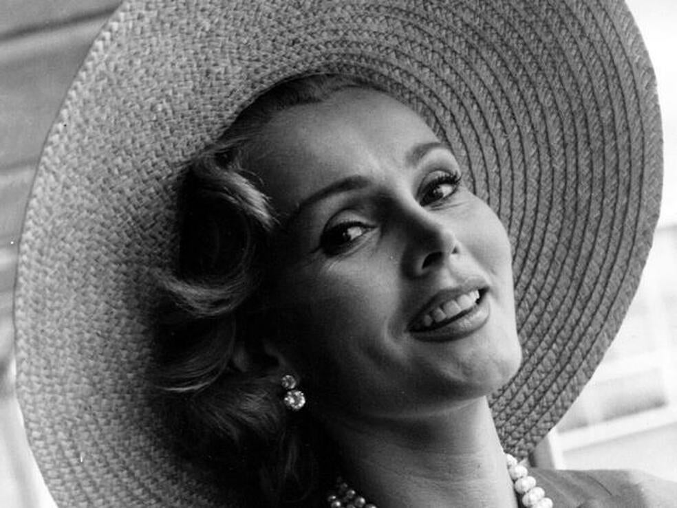 Zsa Zsa Gabor: la miss que llegó a ser princesa, es pariente de Paris Hilton, devoraba hombres, diamantes y fortunas e inventó el postureo mucho antes de que existiera Instagram