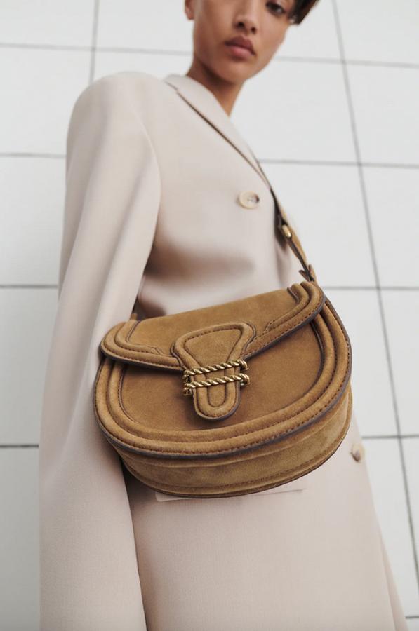 Siete bolsos que se salen de los materiales tendencia pero vas a querer combinar con todos tus looks primaverales