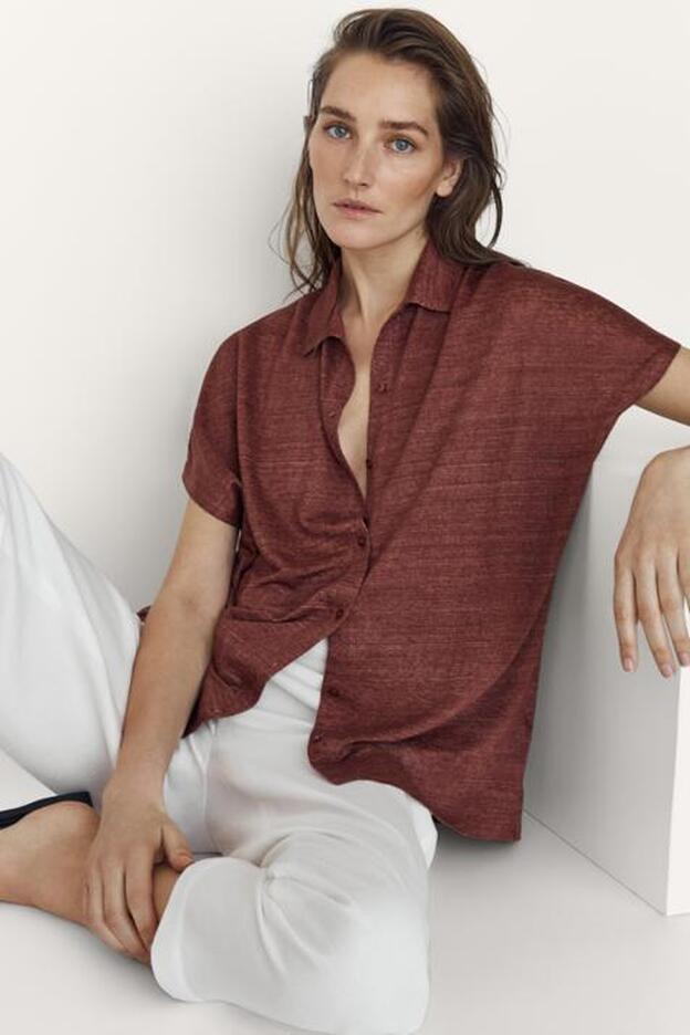 Pincha en la imagen para descubrir la ropa de ganchilllo que Stradivarius quiere que te pongas con el crochet tendencia más bonito y actualizado.