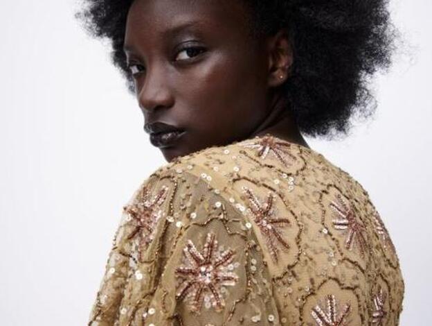 Este vestido de nueva colección (y Special Edition) de Zara ha sido un auténtico flehazo porque sirve para tus looks de invitada, pero te lo querrás poner todos los días