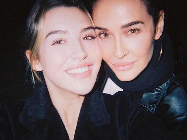 Alba Díaz mejora el truco de su madre Vicky Martín Berrocal con un lifting de pestañas super favorecedor con el que ya no necesita maquillaje