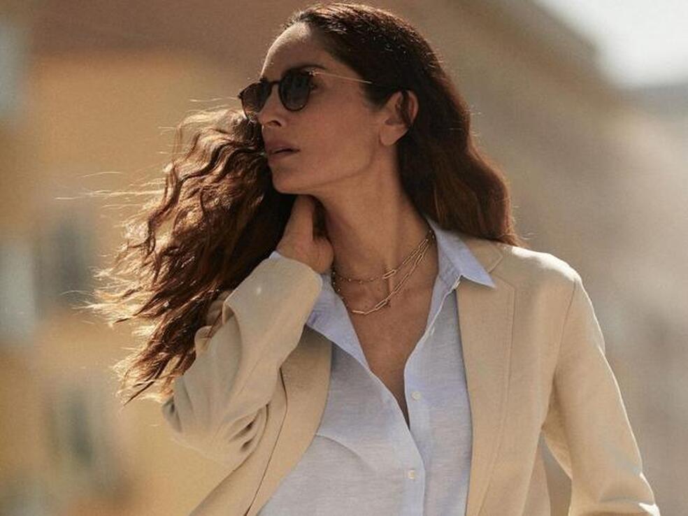 Este traje de chaqueta que ha llevado Eugenia Silva lo tiene todo: cómodo, elegante y ponible para el día a día