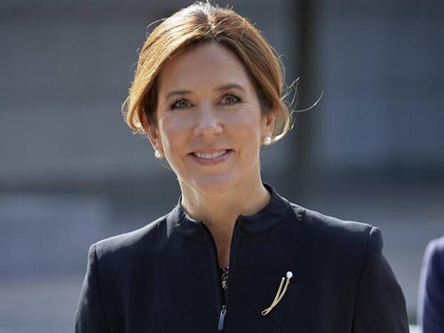 Criticada por su carísimo vestuario, odiada por su suegra la reina Margarita y en el punto de mira por su mala relación con la princesa Marie: cómo ha conseguidoMary de Dinamarca cambiar su imagen