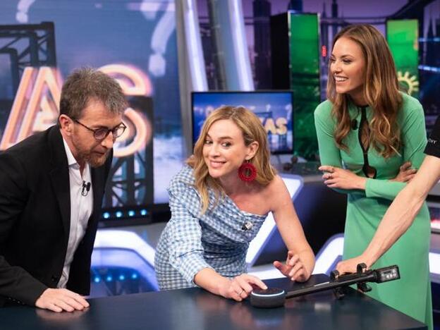 El look más vendido de Zara es este conjunto de cuadros vichy que ha llevado Marta Hazas en televisión y con el que ha arrasado