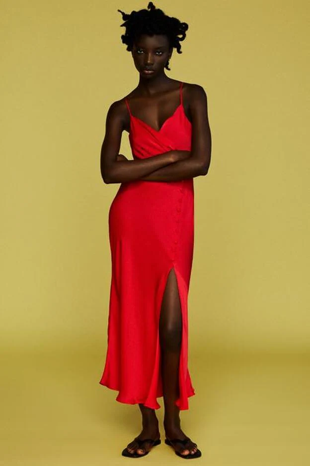 Este es el vestido rojo más espectacular temporada del que te vas a enamorar al instante (y sólo cuesta | Mujer Hoy