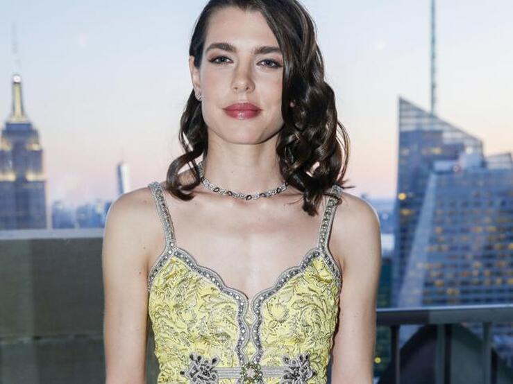 Fotos: De la melena XXL con flequillo a las ondas al agua: todos los  peinados rejuvenecedores de Carlota Casiraghi que son pura inspiración |  Mujer Hoy