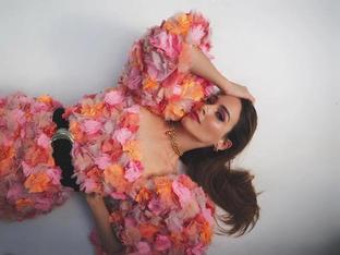 Mismo estampado y diferente corte: dos vestidos de flores de Stradivarius para que escojas el que más te favorece