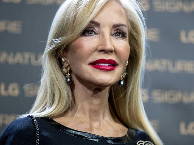 El labial rojo favorito de Carmen Lomana es una barra de larga duración que adoran las famosas y que sienta bien a cualquier edad