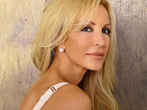 Carmen Lomana usa el sérum revolucionario que rejuvenece tu piel con sus activos antioxidantes más potentes