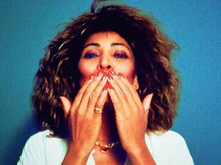 De Tina Turner a Aretha Franklin: por qué no solo deberías escuchar su música, sino también ver sus documentales y biopics