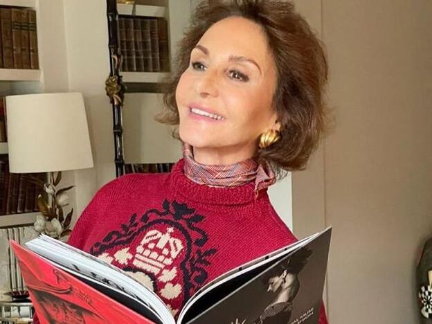 La chaqueta de entretiempo perfecta y que rejuvenece al instante es esta de Mango que tiene Naty Abascal