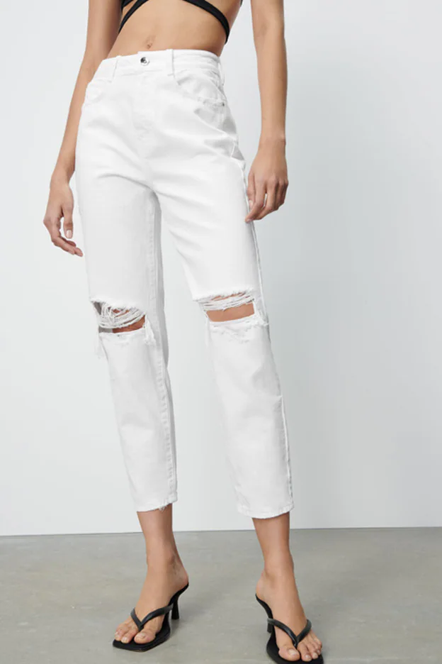 Hasta Jennifer Lopez se apunta a los vaqueros blancos: los jeans que tienes que esta primavera, también si tienes de 50 y talla | Mujer Hoy