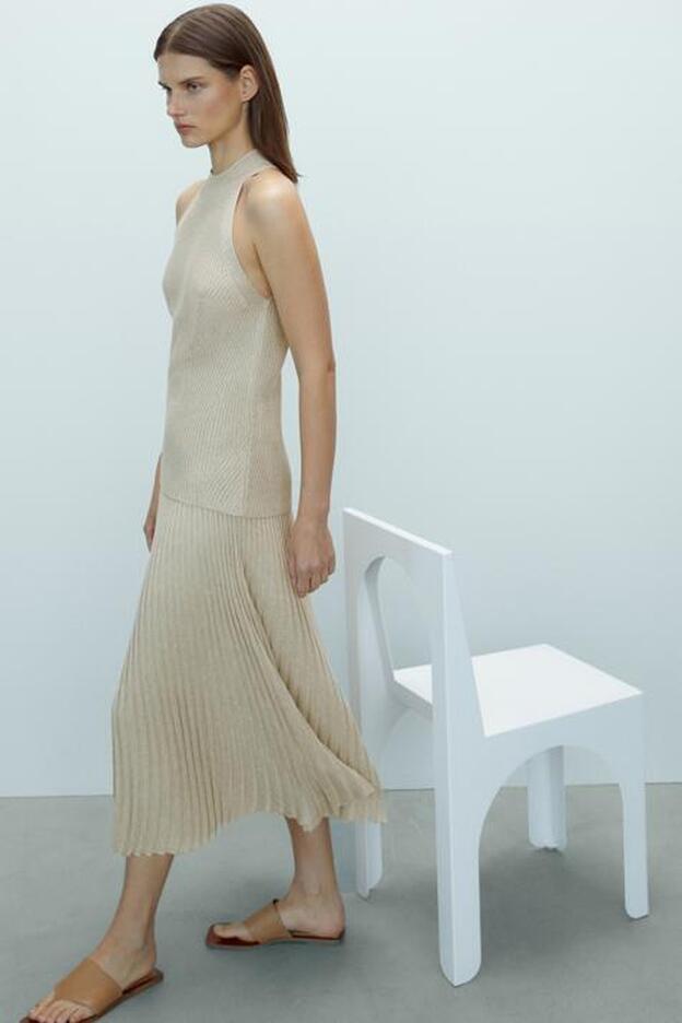 Crea un look de diario perfecto con los tops de Massimo Dutti que no te vas a cansar de ponerte