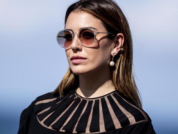 Polvos bronceadores con aceite de argán y olor a vainilla: el truco de Blanca Suárez para anticiparse al verano y conseguir un efecto buena cara en 3 minutos