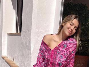 Influencers unidas por el pijama: Alba Díaz y María Fernández-Rubíes defienden dos looks que rejuvenecen y adelgazan para salir a la calle