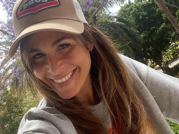 Confirmado, Nuria Roca tiene las zapatillas más bonitas, cómodas y ponibles perfectas para rejuvenecer a los 40