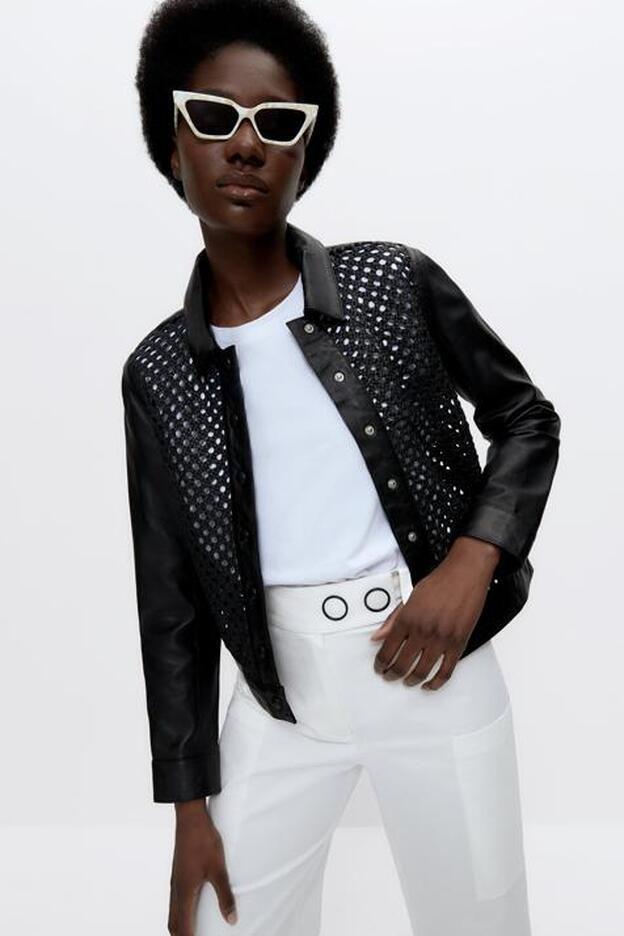 La chaqueta de piel perfecta para el entretiempo existe y está en Uterqüe