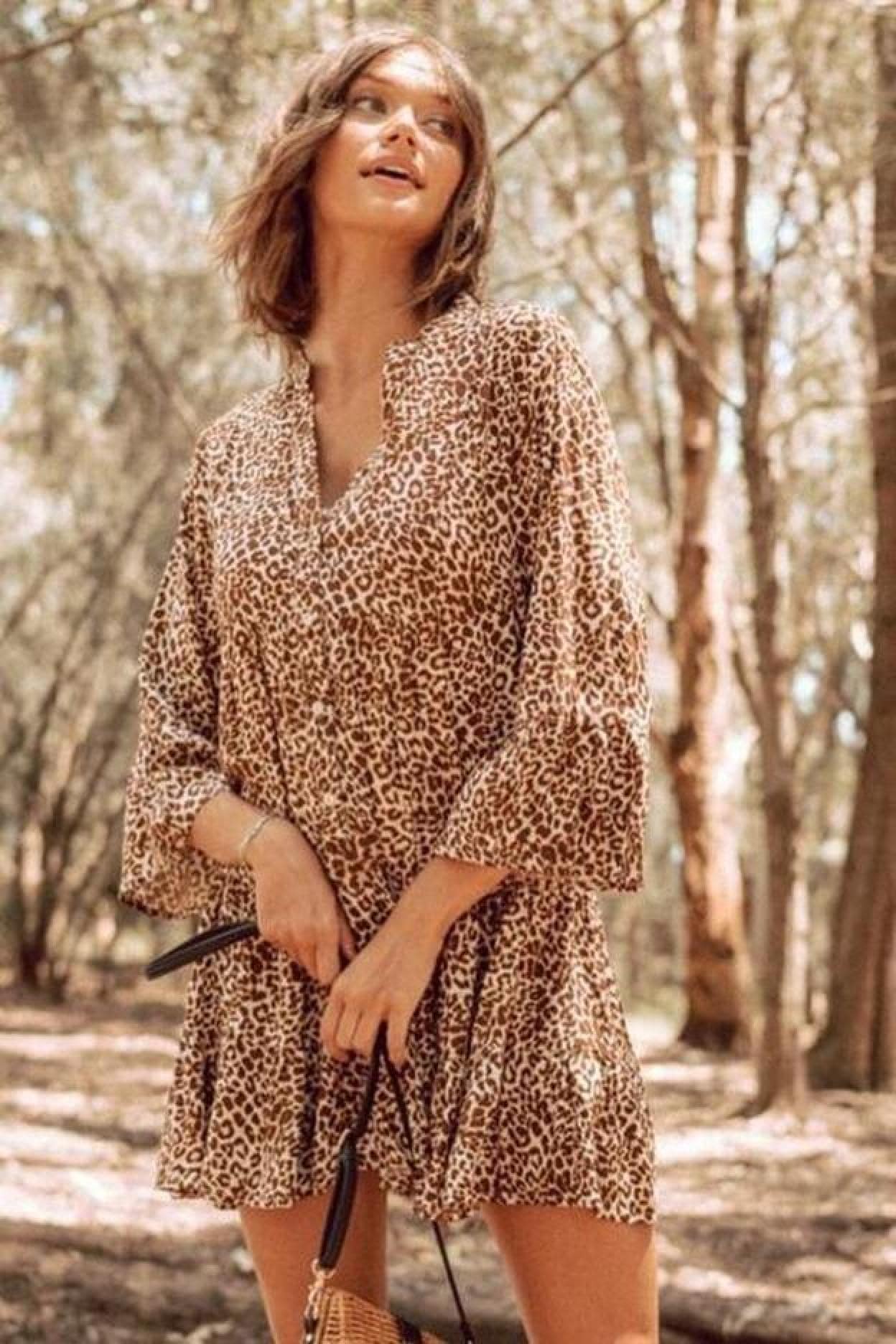 Moda Vestidos Vestidos tipo túnica Iro Vestido tipo t\u00fanica crema-marr\u00f3n estampado de leopardo look casual 