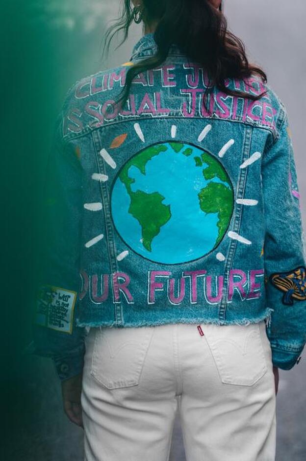 Clara Lago, embajadora del nuevo proyecto de upcycling y reciclaje de Levi's