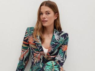 El traje tropical de Mango que es perfecto para llevar tus looks de oficina a las tendencias de la temporada