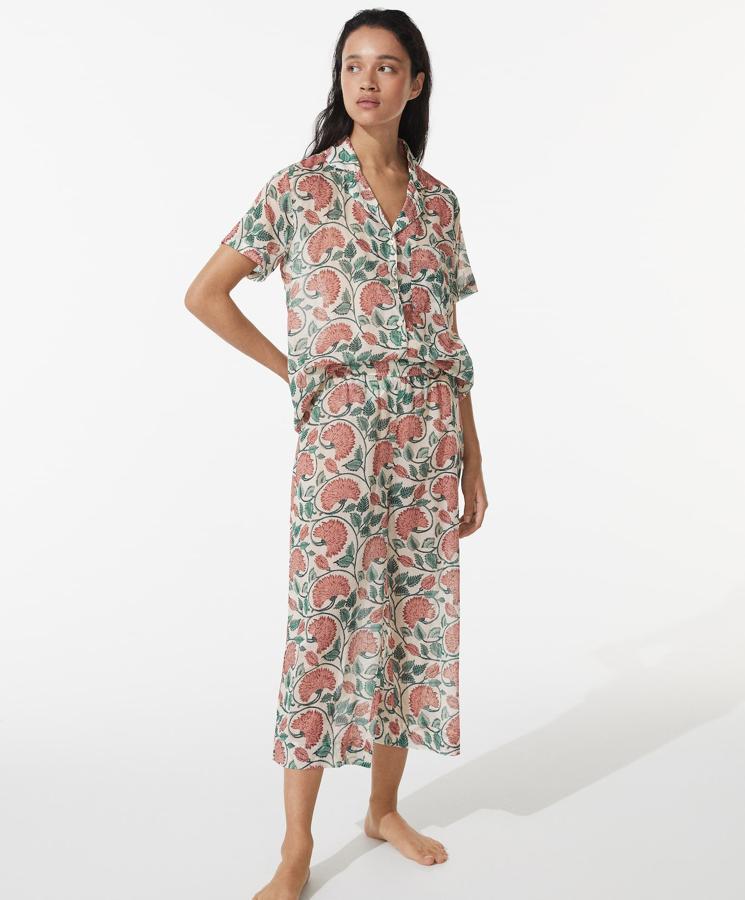Oysho tiene los 11 pijamas y camisones más bonitos, elegantes y baratos de la primavera /verano (con los que podrás salir también a la calle)