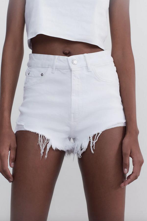 La nueva colección de Zara viene con nueve shorts denim que se van a convertir en tu prenda comodín de la temporada