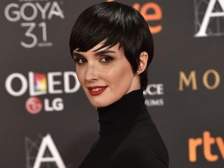 El pixie, el bob rejuvenecedor con flequillo cortina o la melena XL: estos son todos los cambios de looks que se ha hecho Paz Vega