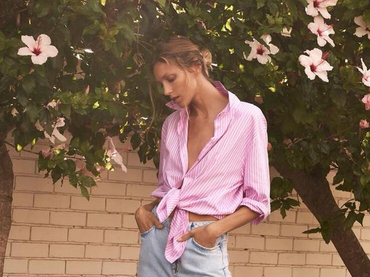 Las pasarelas y las influencers ya nos lo advirtieron: la camisa rosa es el comodín infalible con el que triunfar sí o sí esta primavera