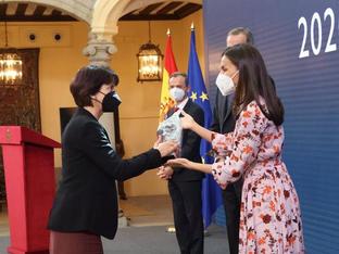 El impresionante vestido de flores de doña Letizia que demuestra que la Reina copia a las influencers sus looks de primavera