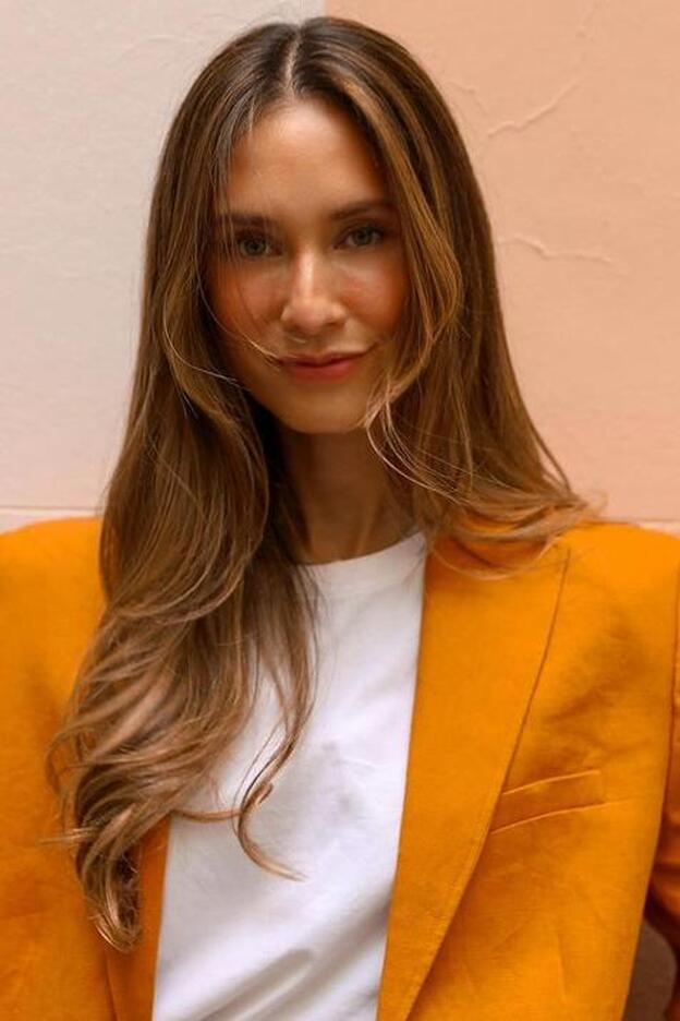 Este es el traje de lino de Mango rebajadísimo que triunfa entre las influencers porque es perfecto para primavera