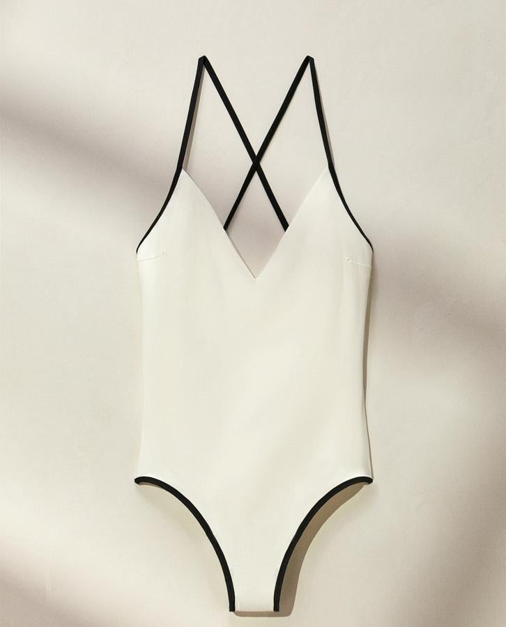 Si estás pensando en hacer un escapada playera tienes que estrenar, sí o sí, uno de estos bañadores