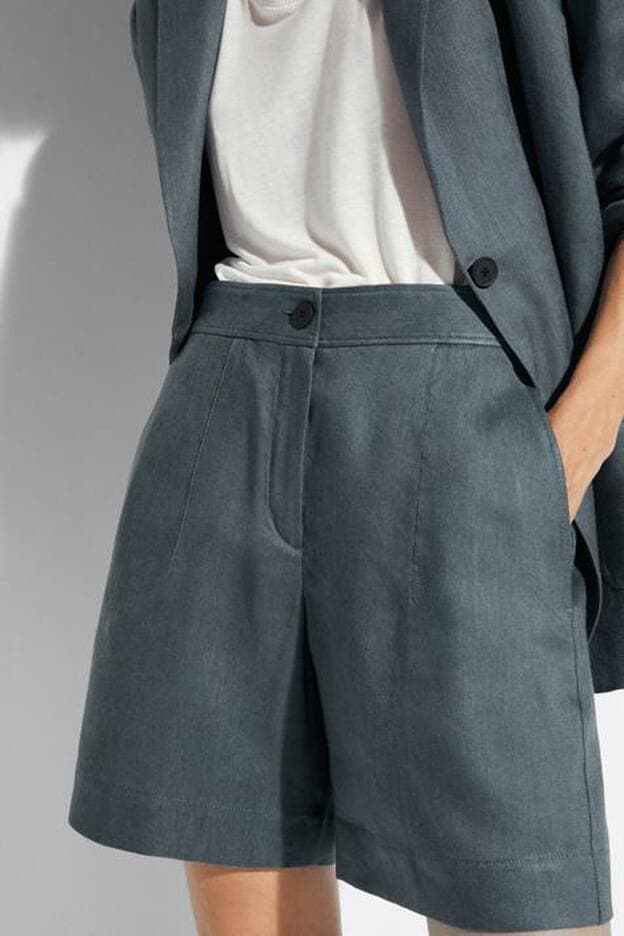 El traje con bermudas de Massimo Dutti que solo puedes comprar en su web y  es ideal para los looks de oficina más calurosos | Mujer Hoy