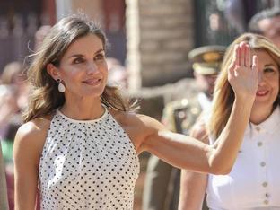 Tres ejercicios para conseguir los brazos tonificados de la reina Letizia