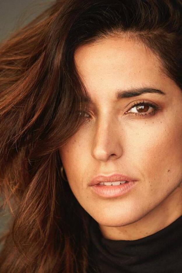 Los mejores trucos de peluquero para peinarse el flequillo en verano si estás decidida a hacértelo