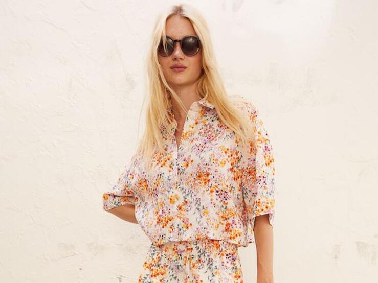 Oversize, de manga corta, abullonada o de estilo romántico: estas son las 12 camisas low cost que querrás tener en tu armario esta temporada