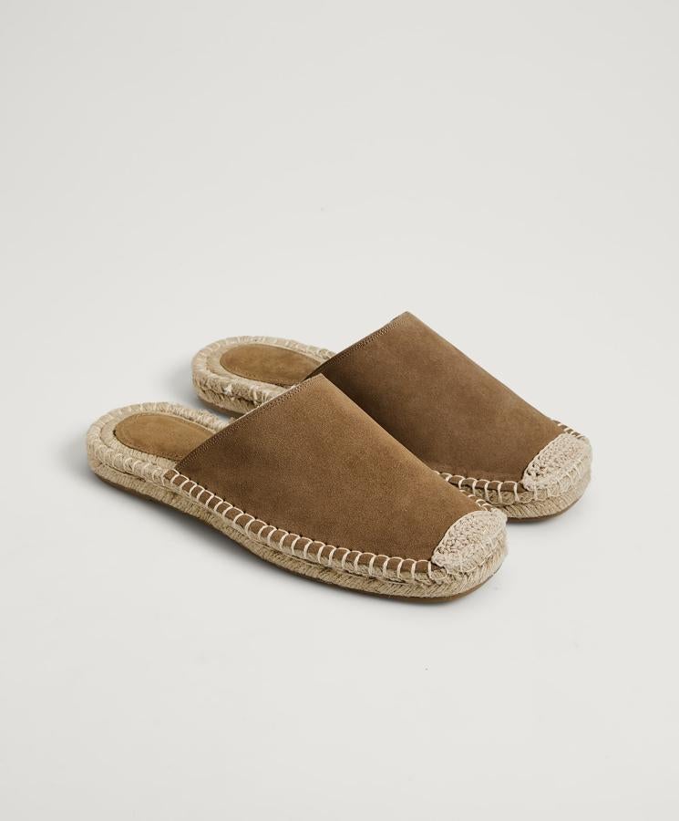 Sandalias, deportivas o cuñas, descubre los 12 zapatos que triunfan en Oysho y que tú también querrás tener