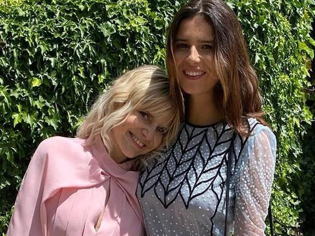 El vestido 'made in Spain' de Eugenia Martínez de Irujo y su hija en la boda de Belén Corsini y Carlos Fitz-James Stuart, el look de invitada perfecta que vas a querer copiar