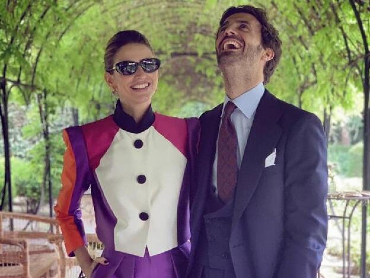 alejandra Dominguez y Enrique Solís el día de la boda de Belén Corsini. Si quieres ver quiénes acudieron a la boda aristocrática del año, pincha en la imagen./instagram