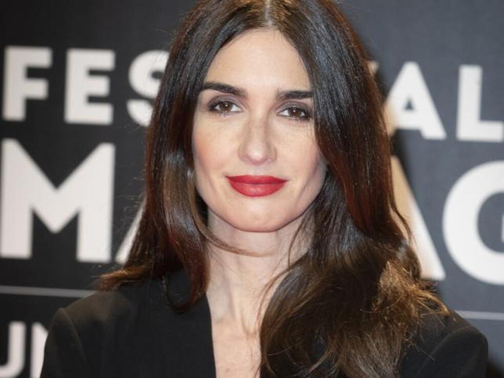 El mono comodín que te pondrás en verano y en invierno y que sienta de maravilla es este tan rejuvenecedor que ha llevado Paz Vega