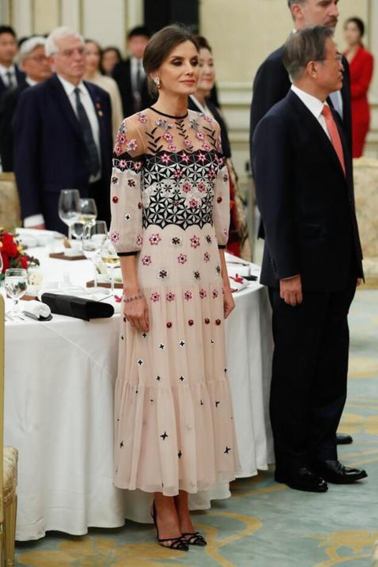 pasatiempo Comenzar comportarse Los vestidos favoritos de las royals que ahora puedes comprar en Amazon (y  copiar así más baratos los mejores looks de la Reina Letizia y Kate  Middleton) | Mujer Hoy