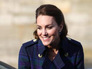 Kate Middleton deslumbra con el peinado royal más cómodo y versátil que rejuvenece a los 40: la coleta con truco