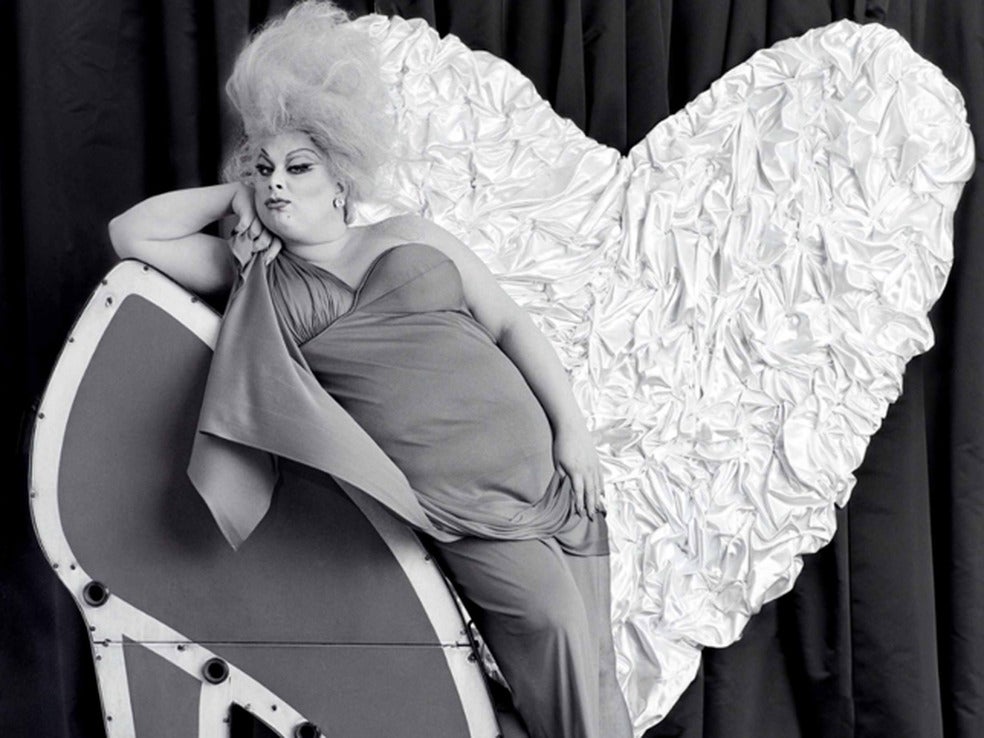 La exposición más alucinante de PHotoEspaña 2021 está en Casa Loewe: todo sobre Divine, el icono más incorrecto del cine fotografiado por 10 artistas