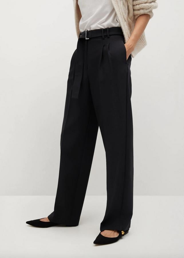 Siete pantalones rebajados de Mango que se van a convertir en el comodín de tus looks de temporada