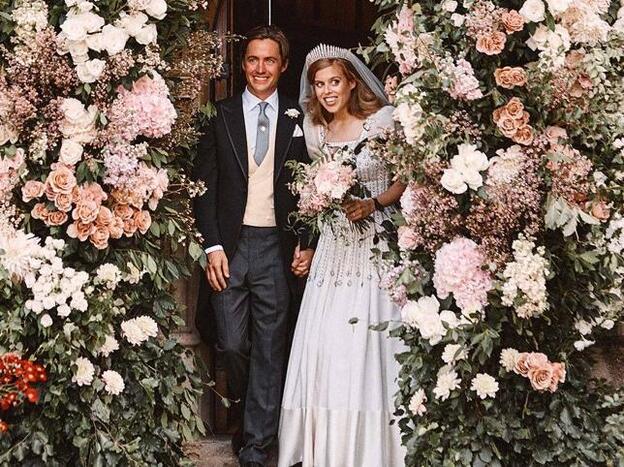 Beatriz de York, Felipe de Grecia y Carlota Casiraghi: las tres bodas royal que han marcado tendencia en la pandemia por la decoración, los vestidos y por supuesto, los invitados