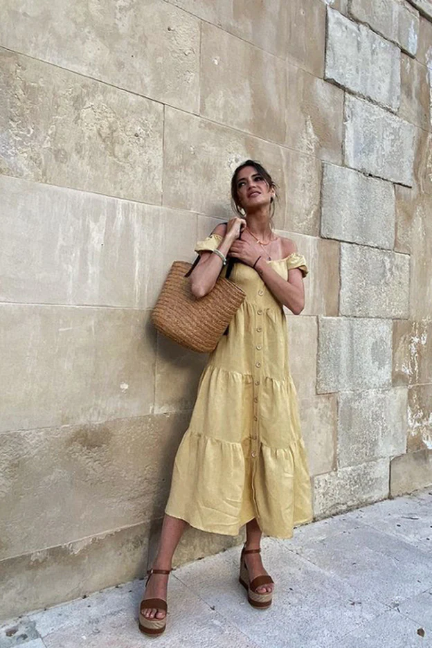 Sara Carbonero ha caído la tentación del vestido amarillo por una razón: tanto si tienes 30 como si ya no cumples 50 (¡y está de | Mujer Hoy